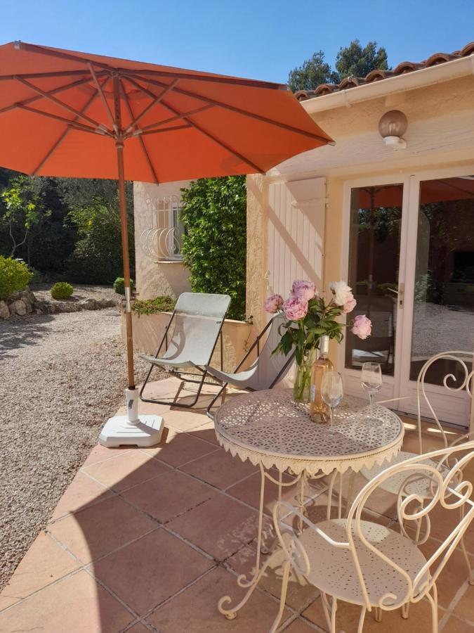 Gîte provençal indépendant avec piscine chauffée : LE SUY BIEN Flayosc Extérieur photo