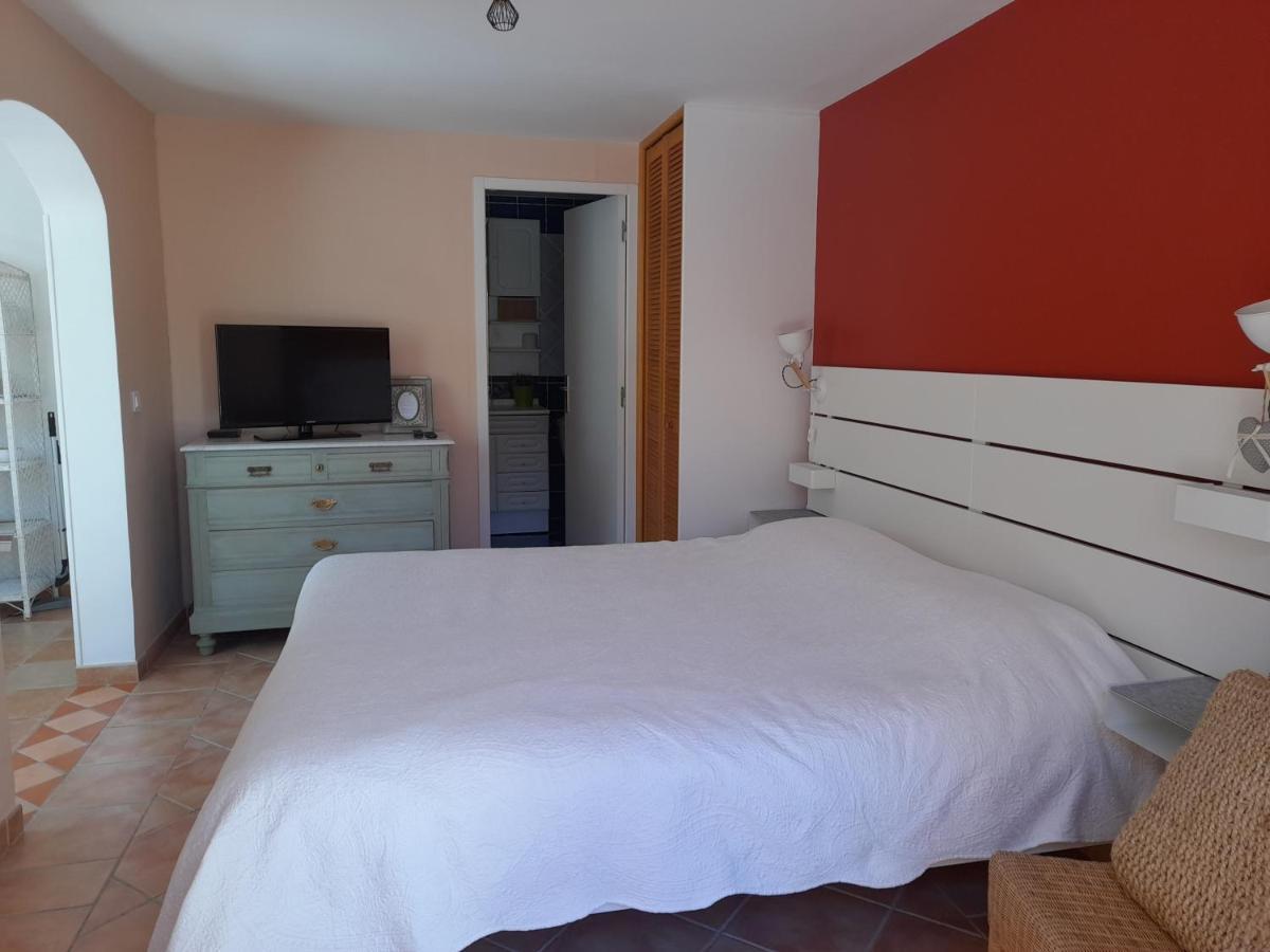 Gîte provençal indépendant avec piscine chauffée : LE SUY BIEN Flayosc Extérieur photo